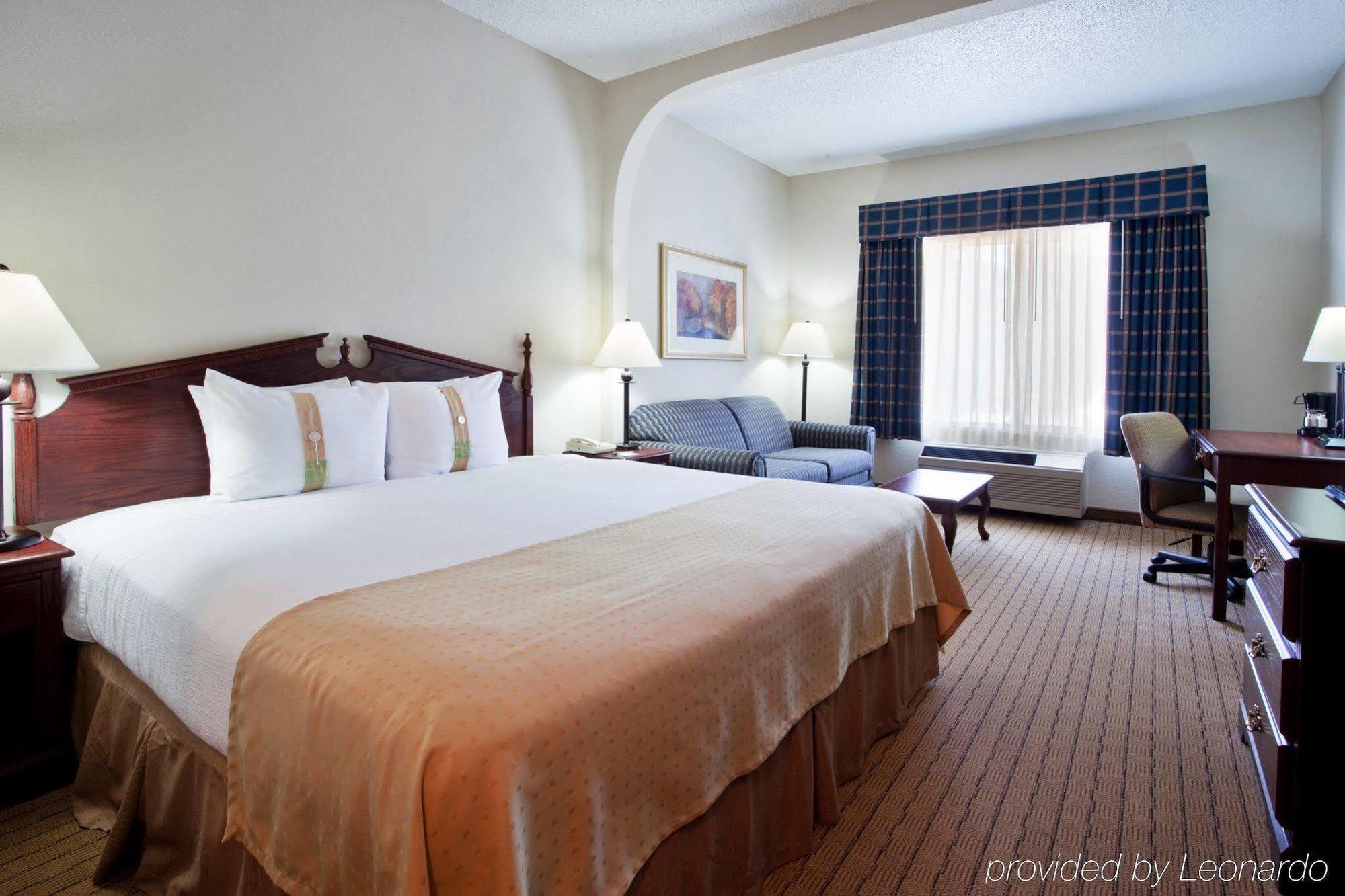 Holiday Inn Hotel And Suites Peachtree City By Ihg Room photo