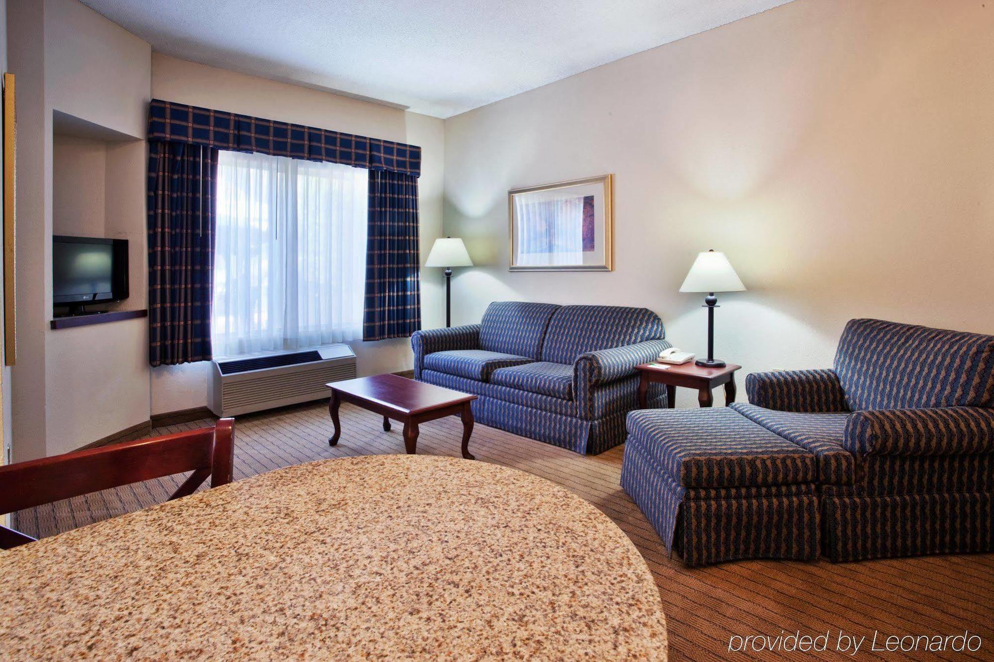 Holiday Inn Hotel And Suites Peachtree City By Ihg Room photo