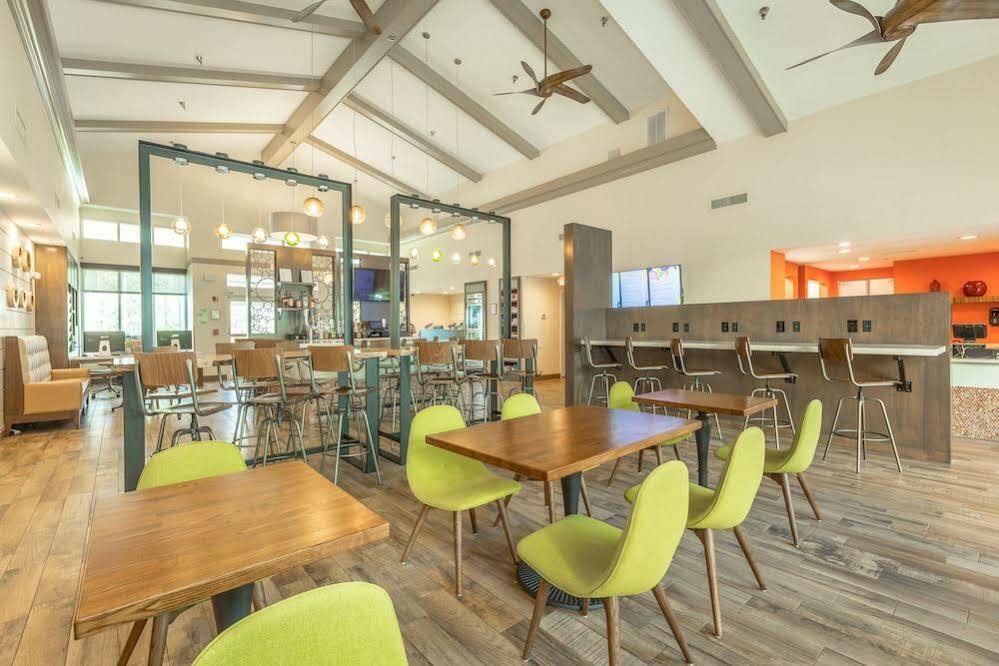 Holiday Inn Hotel And Suites Peachtree City By Ihg Exterior photo